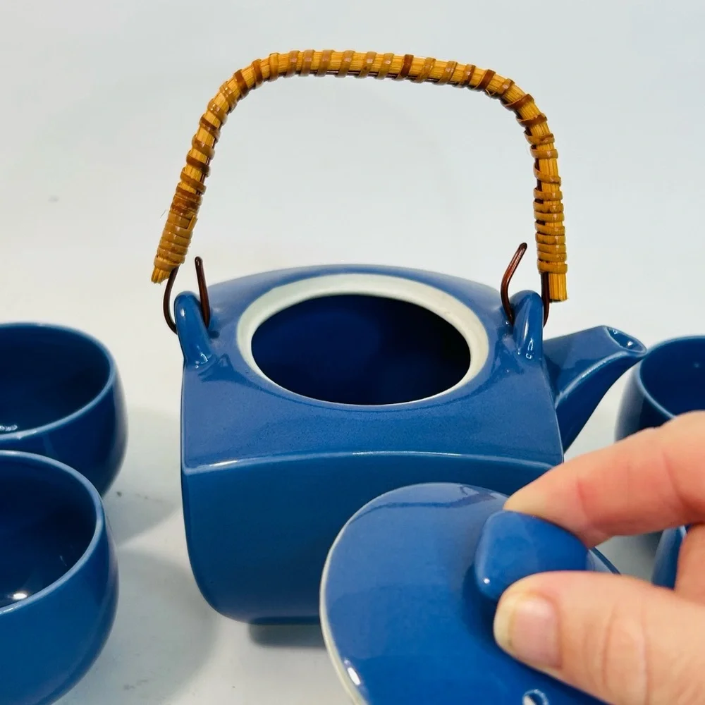 Nakagama Japanese Ceramic Tea Set, Teapot & 4 Cups Blue Color